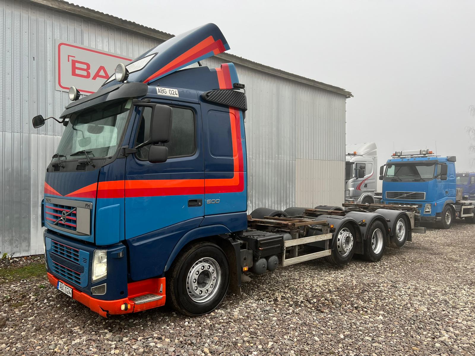 VOLVO FH500, 2011, 8×2 CHASSIS