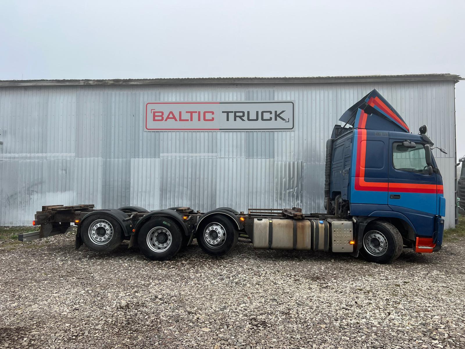 VOLVO FH500, 2011, 8×2 CHASSIS