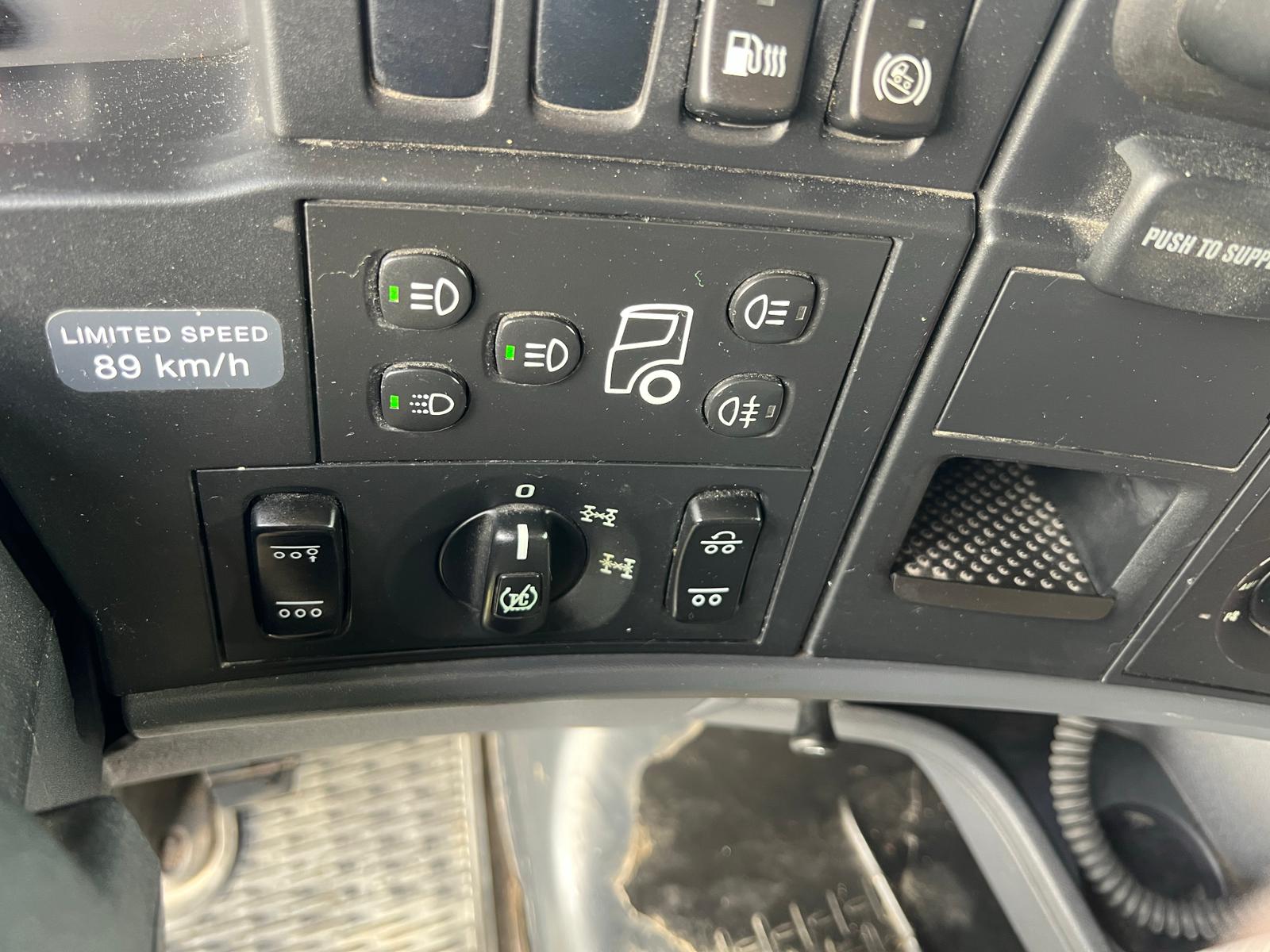 SCANIA R480, 8×4, 2011 MIXER