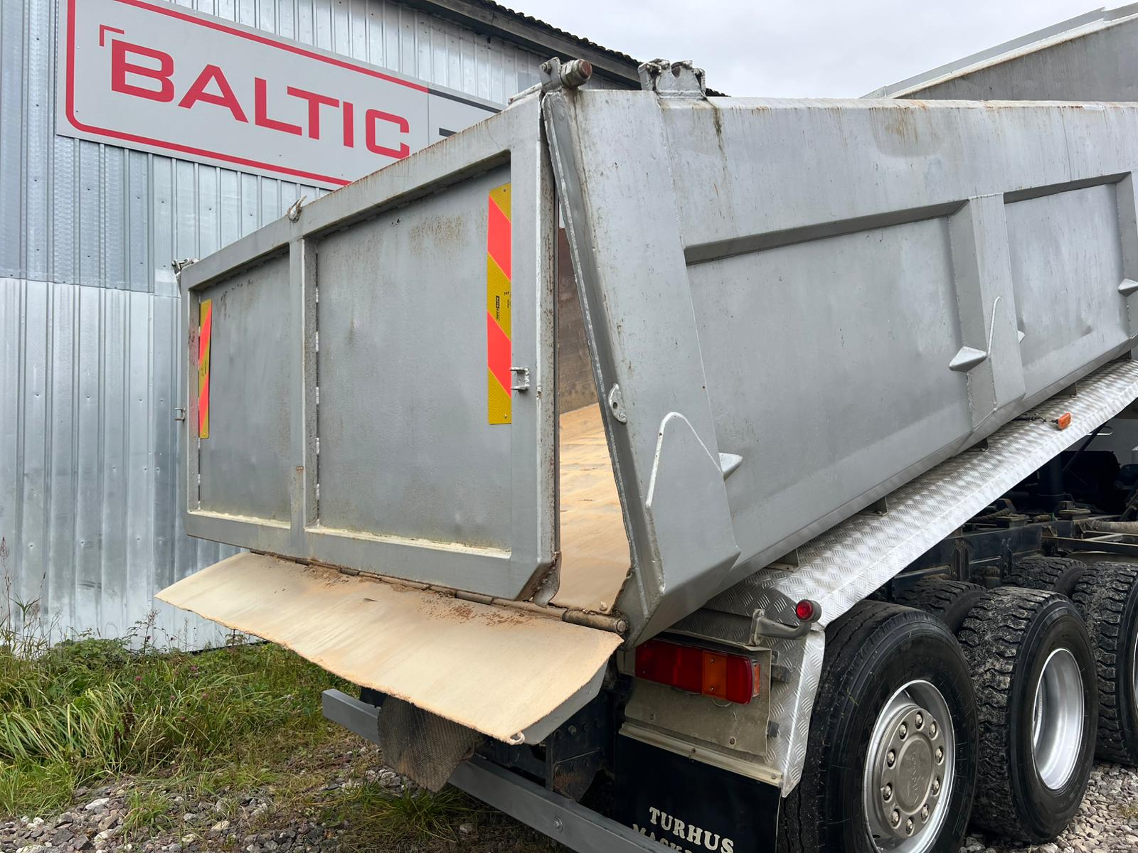 SCANIA R480, 8×4, 2008 year TIPPER TRUCK